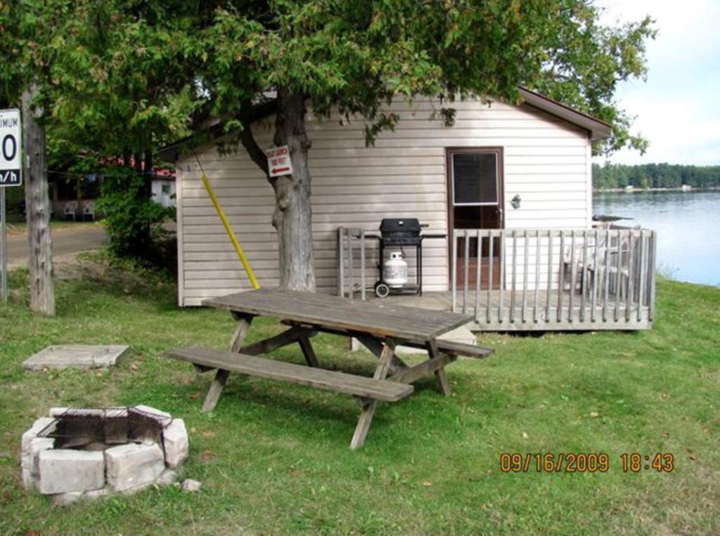 Marble Lake Lodge Cloyne Oda fotoğraf