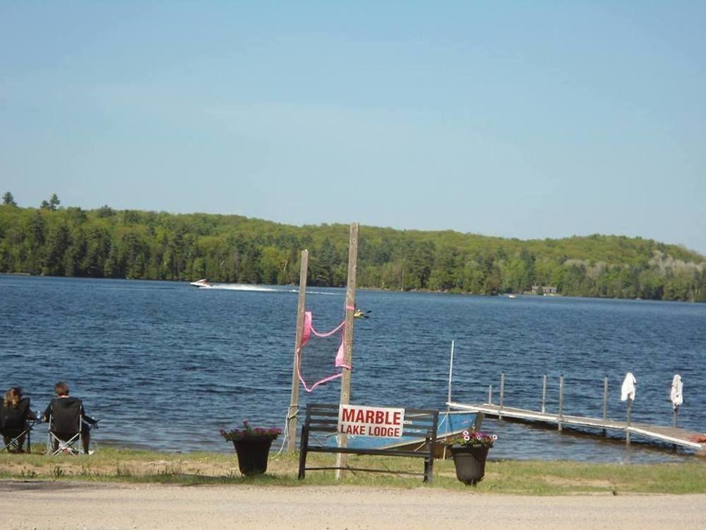 Marble Lake Lodge Cloyne Dış mekan fotoğraf